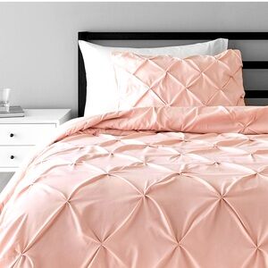 Luxurious Twin/Twin XL Sz Pink Pinch Pleat Bedding Set Comforter and Pillow Sham